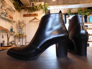 Celine セリーヌ メンズのヒールブーツの靴底をハーフラバー ヴィンテージスティール補強 Apego アペーゴ
