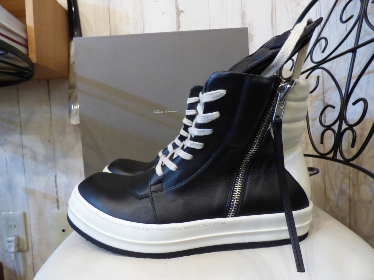 RickOwens（リックオウエンス）ジオバスケットスニーカーの靴底を擦り 