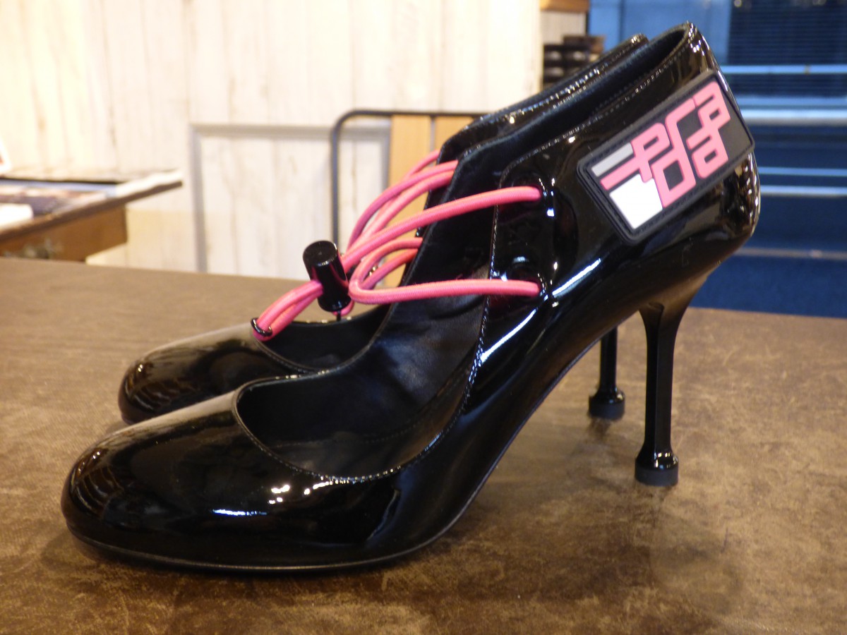 2日まで限定最終値下げ　プラダ エナメル ヒール　37ハーフ 2日まで限定最終値下げ プラダ エナメル ヒール 37ハーフ 2日まで限定