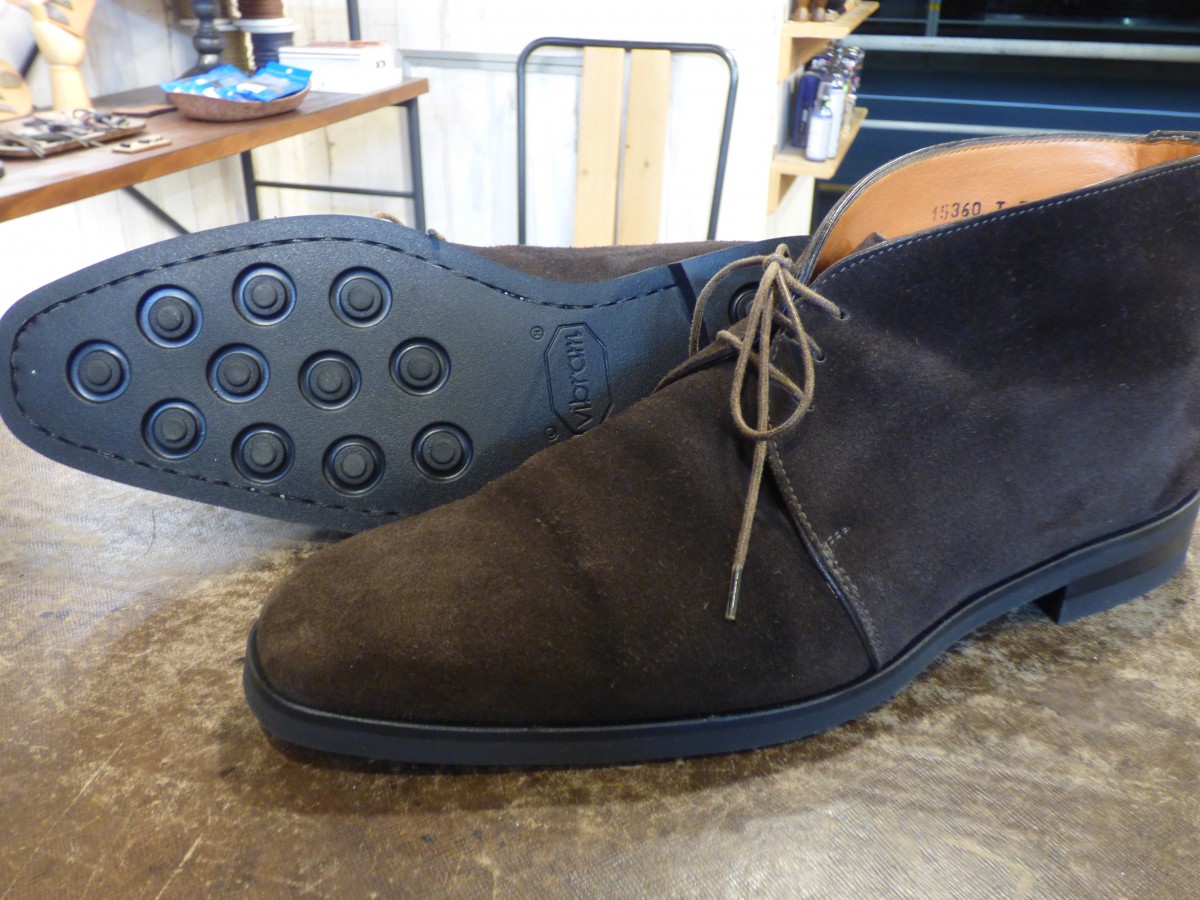 Santoni（サントーニ）一体型ソールをビブラムソールへオールソール 