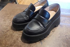 Gianvito Rossi（ジャンヴィト ロッシ）厚底ローファーの擦り減った